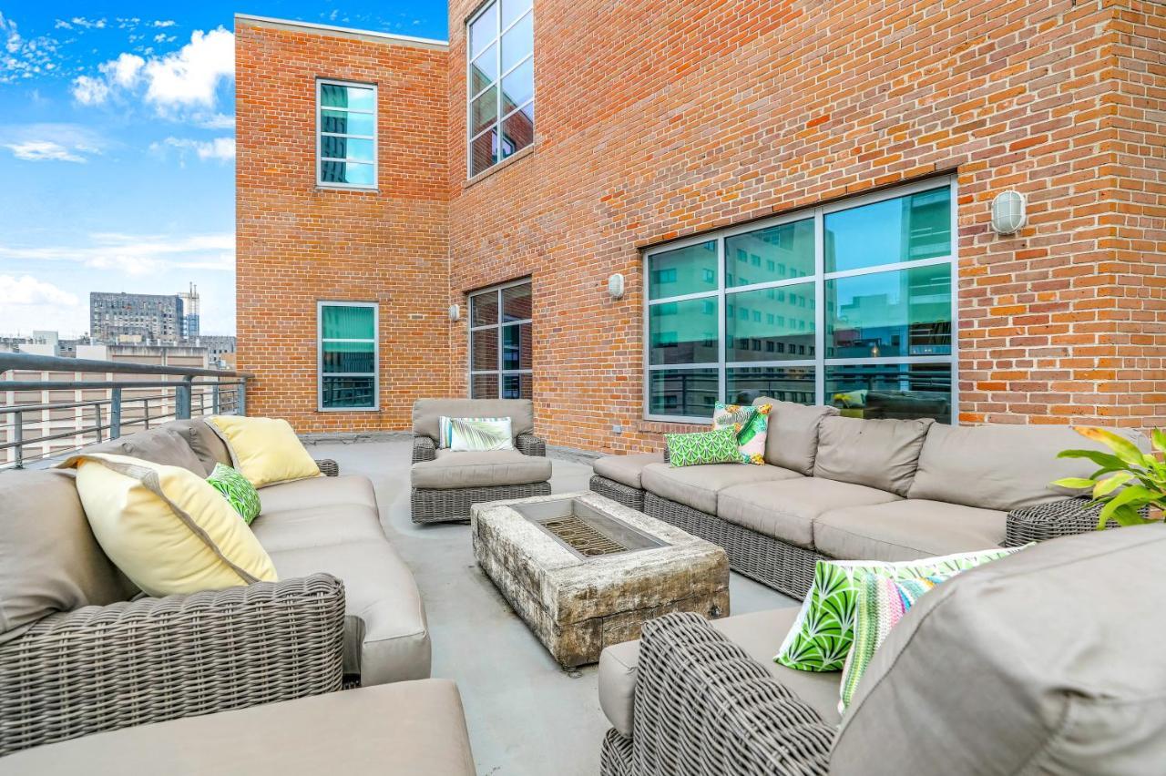 2 Bedroom Elegant In Downtown Apartamento